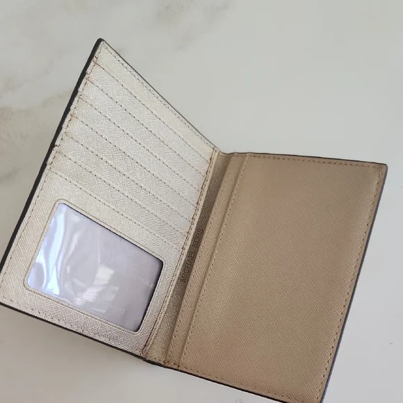 Michael Kors Metallic Gold Card Holder - Picture 2 of 9